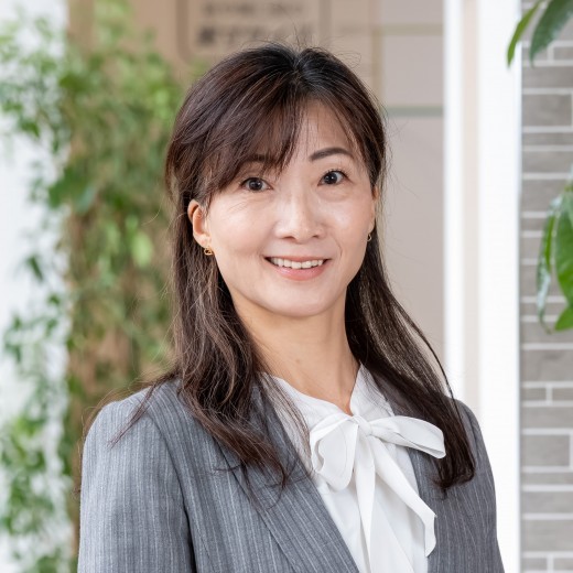 伊藤 由佳子